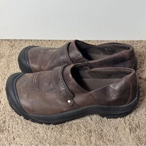 Keen Kaci Leather Slip On Shoes Womens 9 Brown Bumper Toe Clogs Logo
